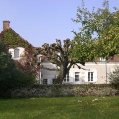 Demeure de caractère avec piscine chauffée en Touraine - FR-1-491-347