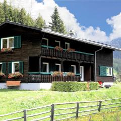 Beautiful and very luxurious chalet in walking and skiing area Innerkrems