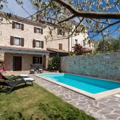 Rustic Villa Stone House with pool in Umag