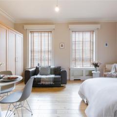 Small sun lit studio minutes from Kings Cross station