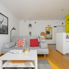 Sunny Apartment in the Heart of Warsaw by Renters
