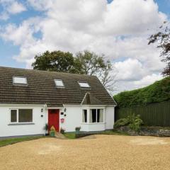 Beautiful 4-Bed House with countryside views