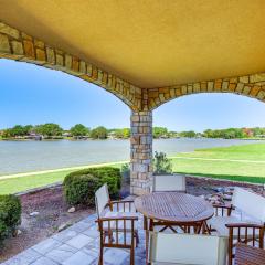 Lakefront Corsicana Condo with Pool Access!