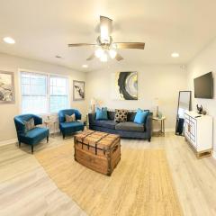 Chic Oasis: 3BR, 2BA, Private Deck