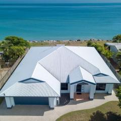 Seahaven - Toogoom- Beachfront- 3BR- Aircon- Not Pet Friendly
