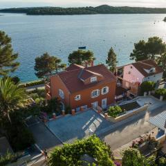 Seaside apartments with a swimming pool Losinj, Losinj - 22580