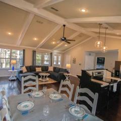 Lake Texoma Shoreline Cottage in Pottsboro