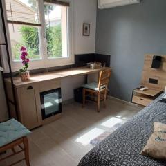 Chambre climatisée indépendante 300m mer