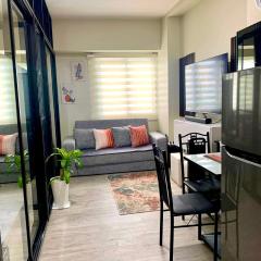 2 Bedroom Condo with Queen bed, Swimming Pool, free Netflix and Wifi