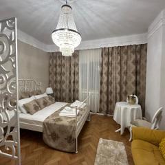 UNIVERSITATE-ELEGANT-MIC DEJUN inclus