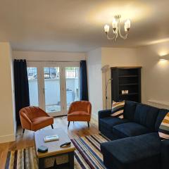 Spacious, modern 2-bedroom flat in Clifton