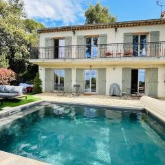 Bastide de charme sous les pins avec piscine