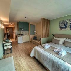 Suite 300 Steps Ladadika