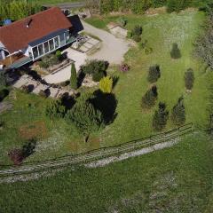 Gîte Causses Cocottes - Maison d'architecte sur 5800 m2 de terrain