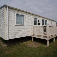 modern 3 bedroom 2 bathroom caravan with decking