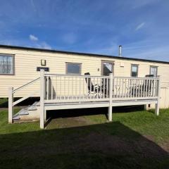 Budget 3 Bedroom Caravan with Decking at Heacham