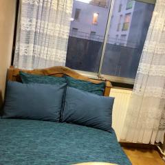 Private double room near Metro 5 Bobigny