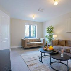 Wavendon House - Sleeps 6 - Free Parking, Fast Wifi and Smart TV by Yoko Property