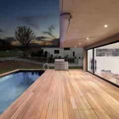 High End Design Villa (350m2) Pool, Hottub & Sauna