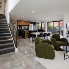 Modern Luxury In Central New Plymouth
