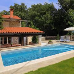 Holiday house NATURA with pool