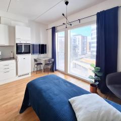 Studio next to train station, 7 mins by train to airport