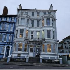 OYO Marine Parade Hotel, Eastbourne Pier