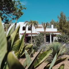 Villa 4 Palms only 5 minutes from Ibiza