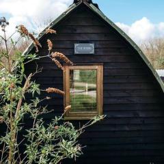 Robin Nest - Cosy Shepherd's Hut Hideaway