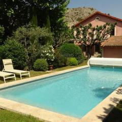 Villa de 3 chambres avec piscine privee jardin clos et wifi a Cavaillon