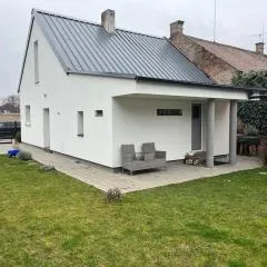 Celý dům + zahrada