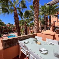 Modern 2 Bedroom Beachside Apartment NR72