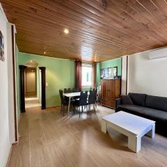 Spanish style flat close to center