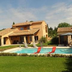 Villa de 3 chambres avec piscine privee jardin clos et wifi a Cavaillon