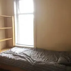 Single Room - Town & University nearby, 24h Bus, Airport-linked