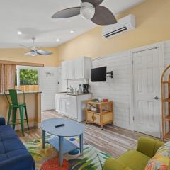 Renovated Cottage at the Historic Palms Inn of Sanibel- Includes Pool and Bikes