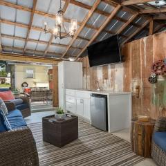 Cottage on Mistletoe hot tub outdoor party barn