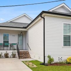 Stunning Luxury Home 2 Blocks From Streetcar