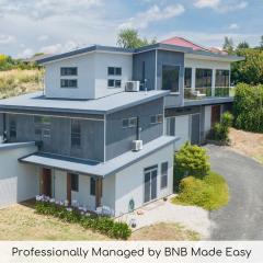 The Entertainer - 5 Bed 5 Bath, 3 Storey Retreat