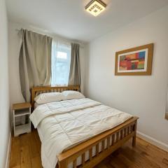 Spacious 4BD Home near ExCel London!