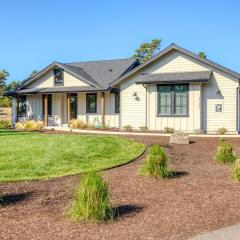 Gearhart Getaway - Gated Community Home w/ Hot Tub, Walk to Beach