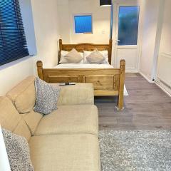 Stevenage Studios - Master Suite