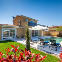 Beautiful Villa Onit with outdoor pool in Vizinada