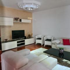 Luksuzni apartman sa tri spavaċe sobe