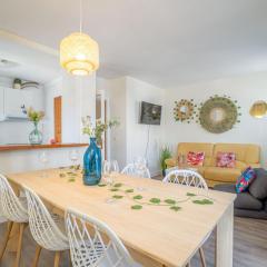 EST1-SPACIOUSS appartment in the BEACH, BBQ, downtonwn, parking, fast WIFI Fibre