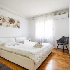 Apartment Tomas,,,Spacious house with private parking,terrace,5G Internet,,,,,