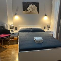 Cozy flat in Hilton, central Athens, 3' metro, VFM!