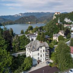 Cozy apartments in an authentic villa near the lake Bled and the castle
