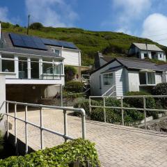 Tides Reach - Trebarwith Strand - North Cornwall - Sleeps 4 - 6