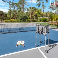 Private Pickle ball court, gym, pool. 3 king rooms